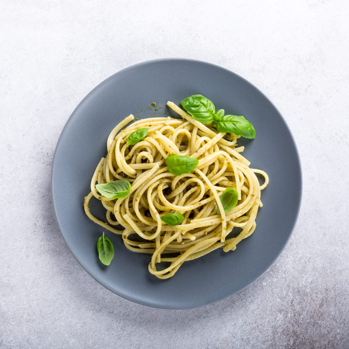 linguine-with-green-pesto-HNT5PR3
